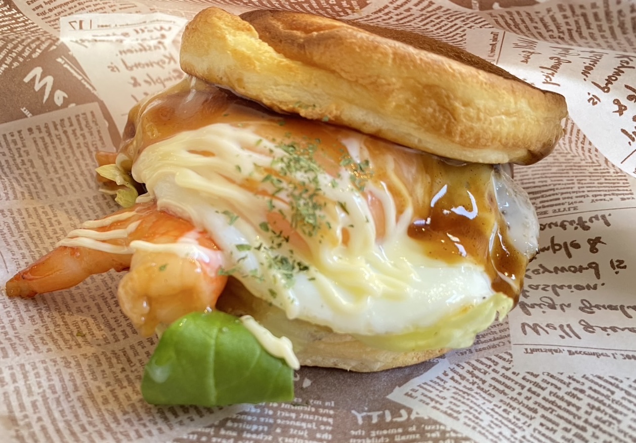 【テイクアウト】オコノミヤキパンケーキバーガー