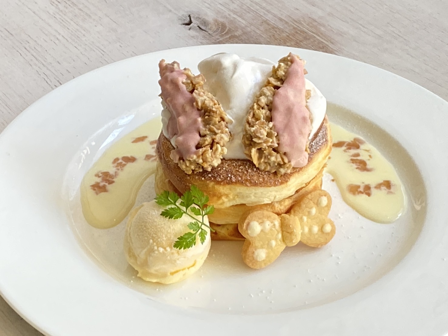 ホワイトサーバル じまんのみみ(手塚治虫記念館 けものフレンズコラボメニュー)