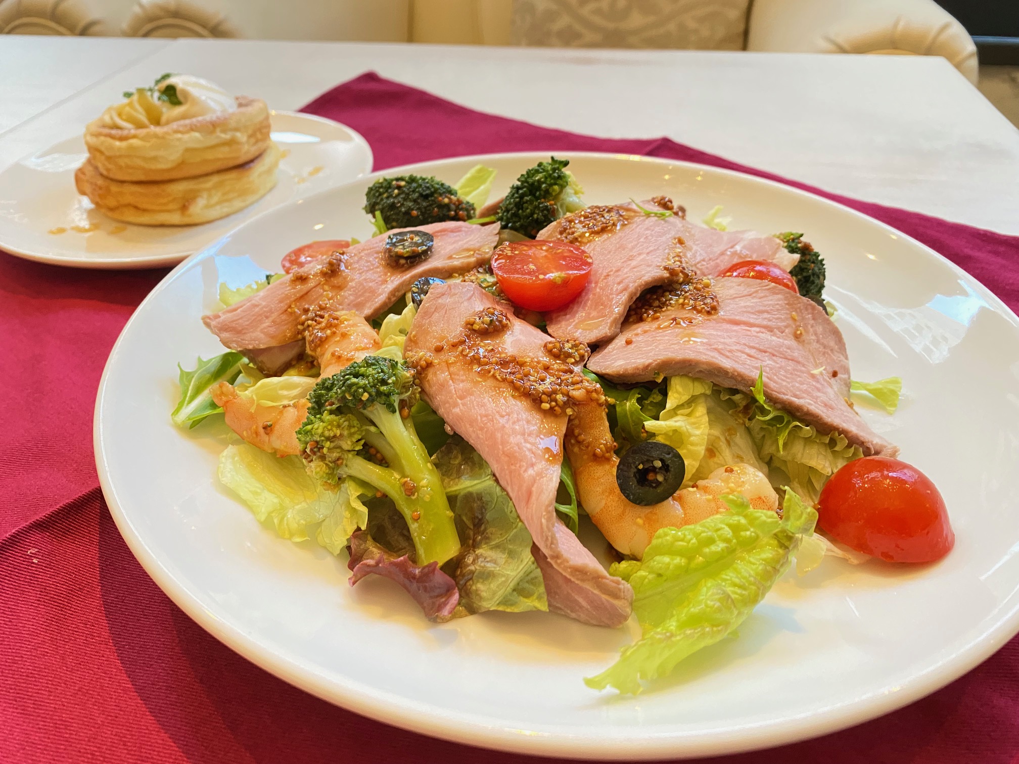 ローストポークサラダパンケーキ